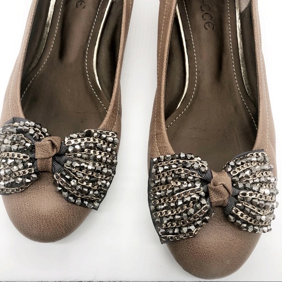 WOMEN’S Sparkle Bling Bow Accented Faux Leather Flats with Chains and Beads - Picture 2 of 11